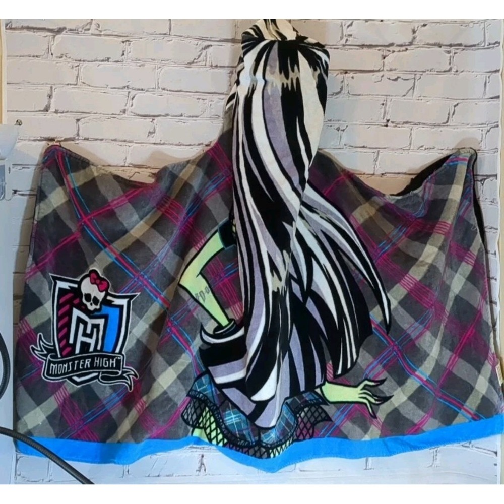 2014 Monster High Child Size Hooded Bath Beach Towel